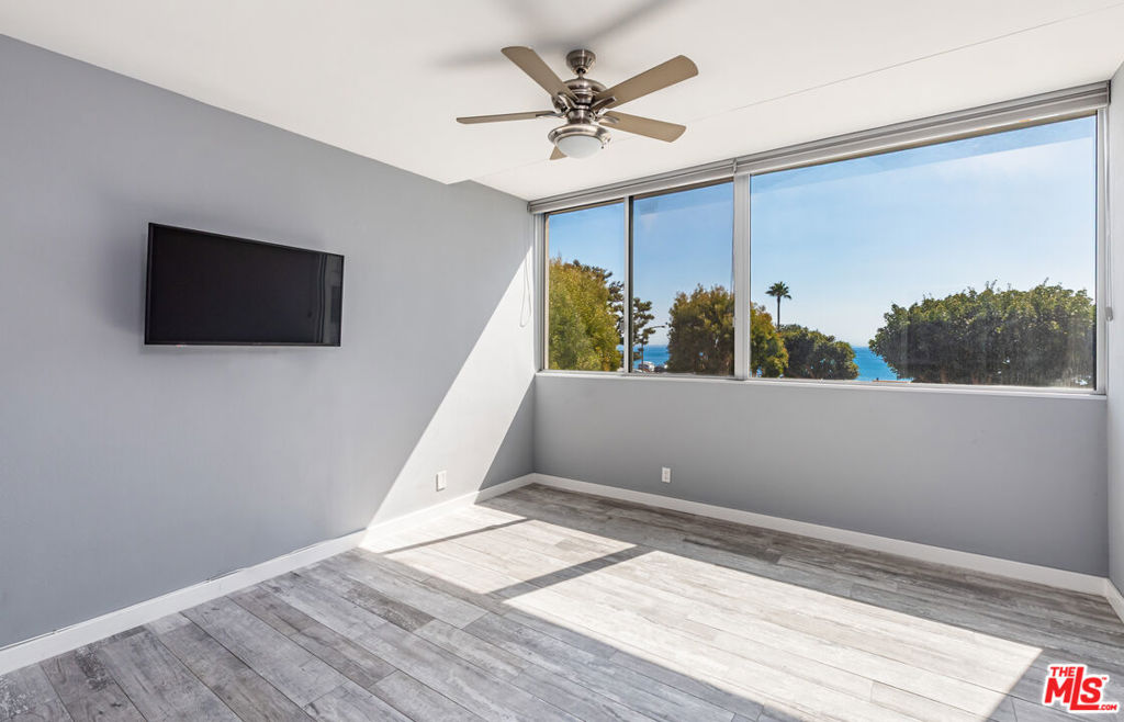 Edgewater Towers - Residential