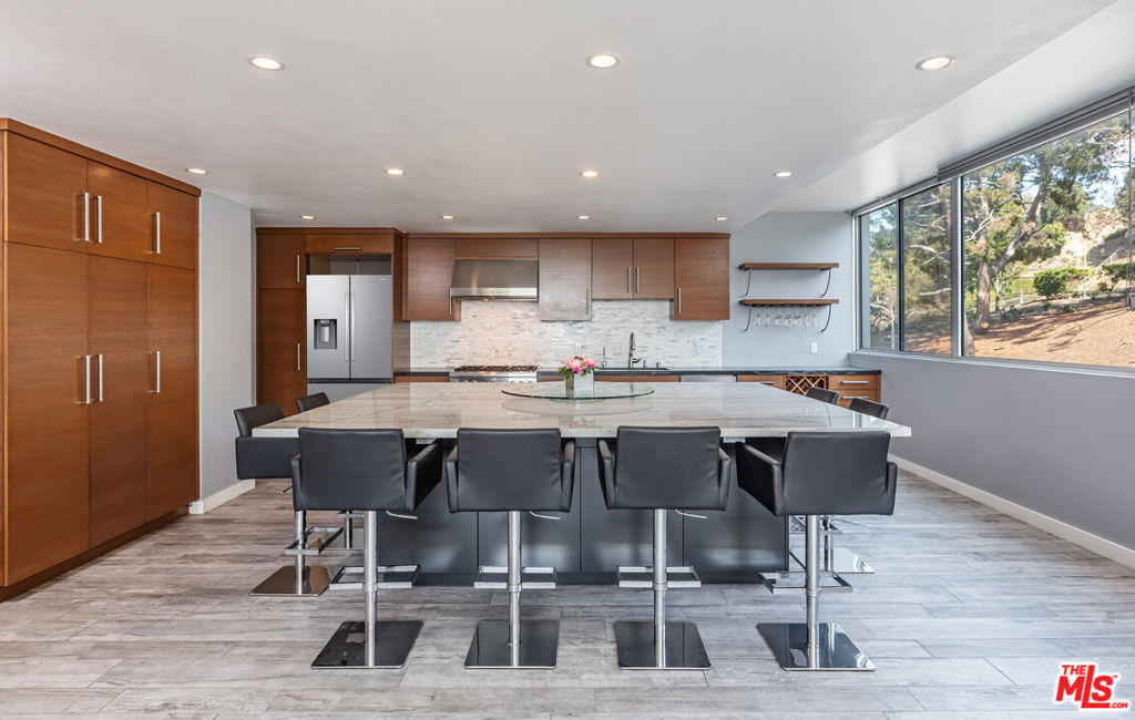 Edgewater Towers - Residential