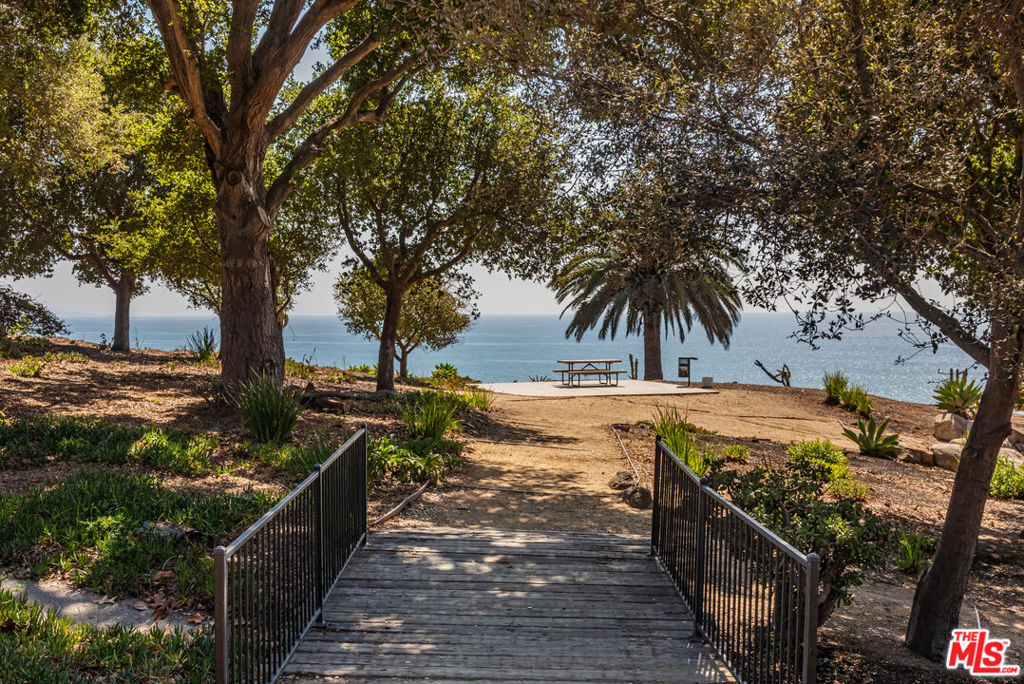 Edgewater Towers - Residential
