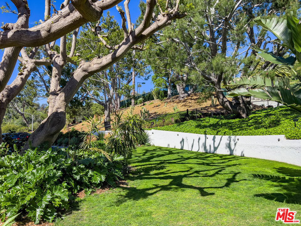 Edgewater Towers - Residential