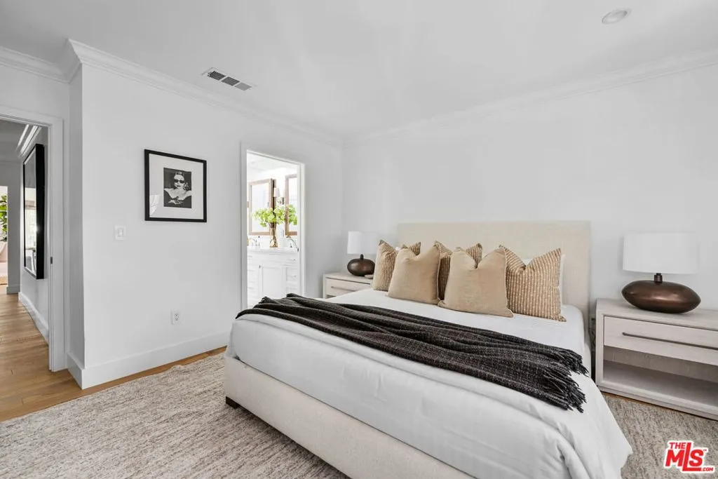 Los Angeles, California 90049, United States, 4 Bedrooms Bedrooms, ,4 BathroomsBathrooms,Residential,Active,241846