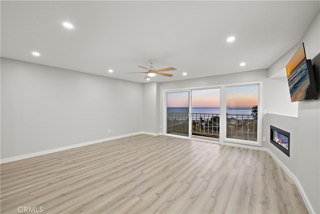 25836 Dana Bluffs W 32