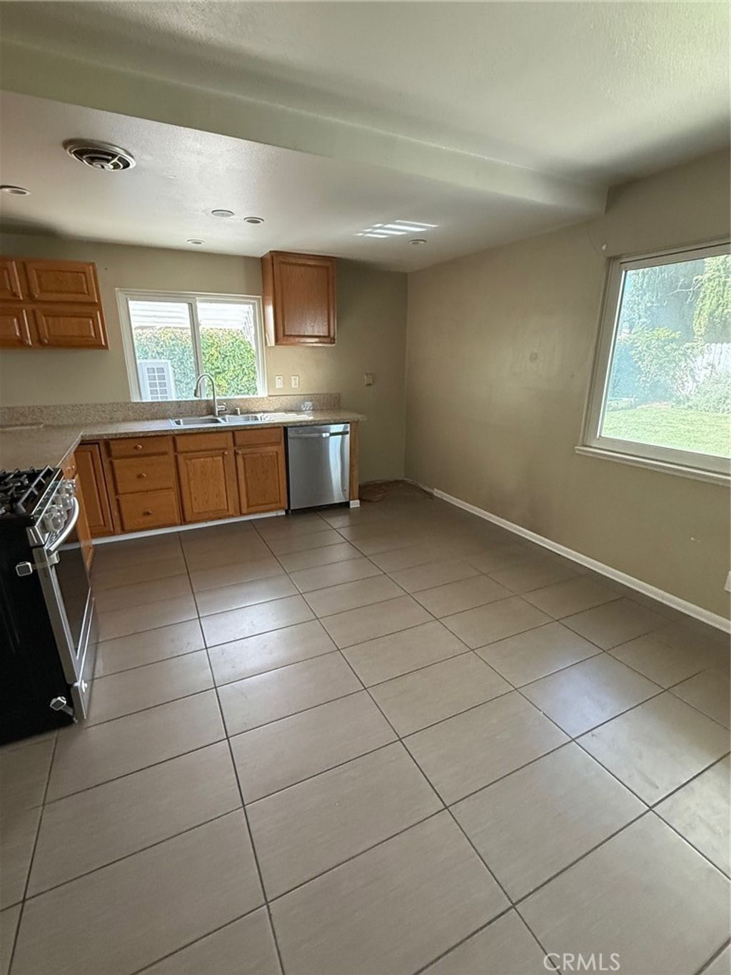 Photo of 2002 Malcolm St, Simi Valley, CA 93065 (MLS # SR26047464)
