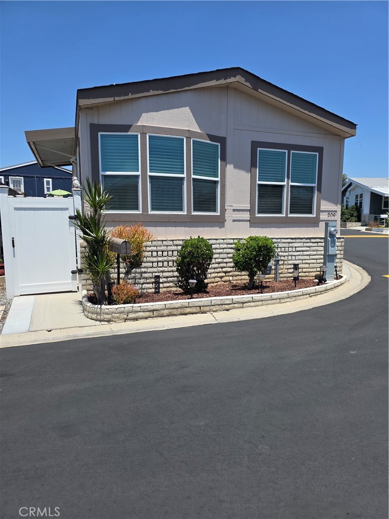 1051 Site 209