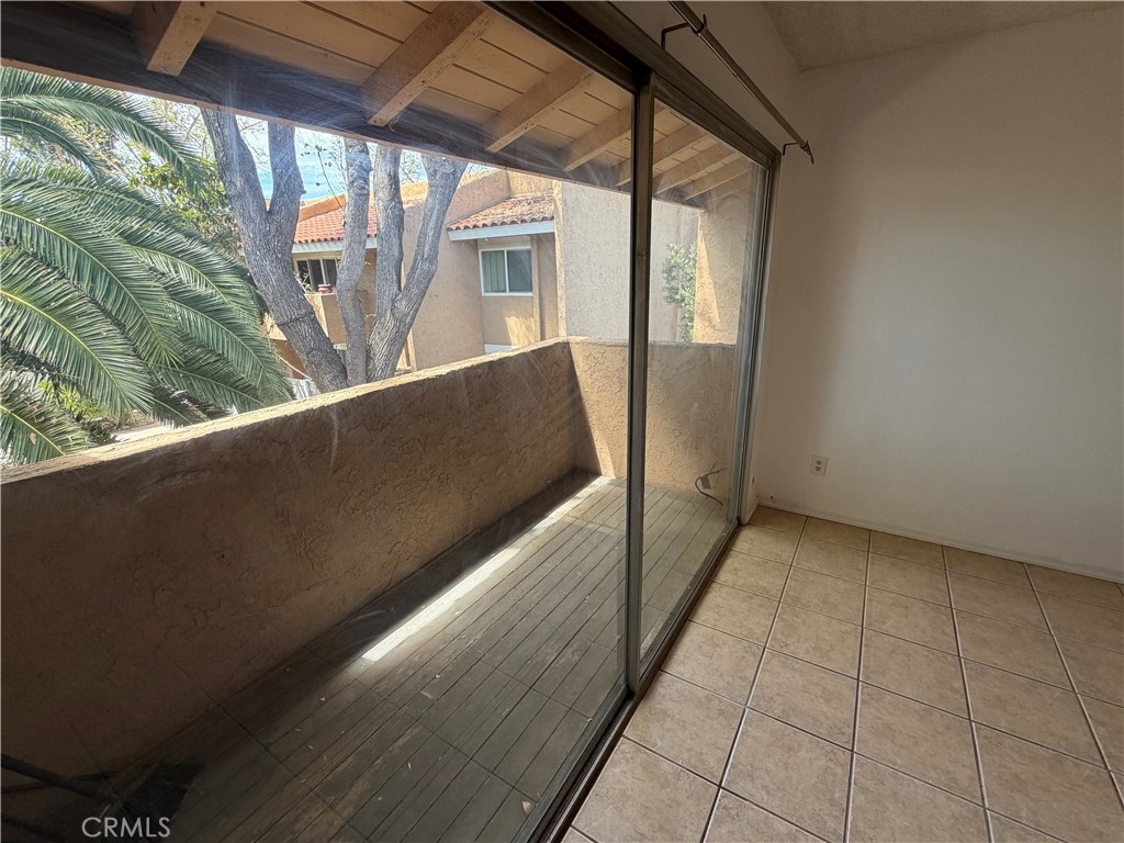 1101 W Macarthur Blvd 296