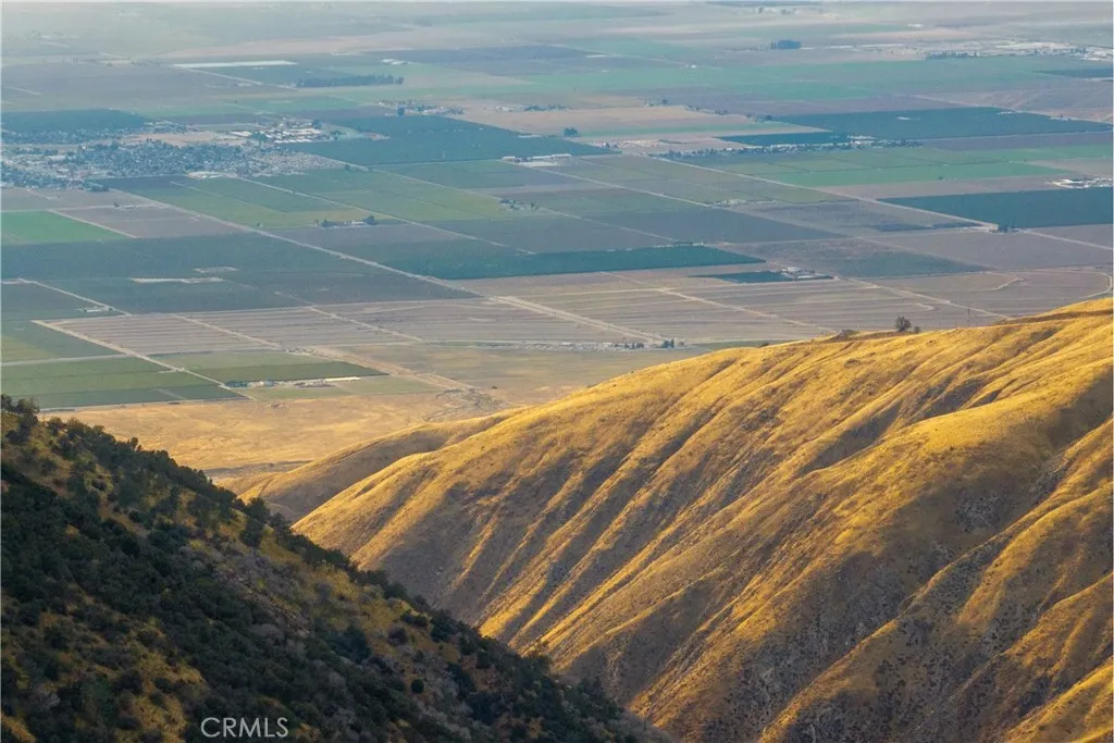 Tehachapi, California 93561, United States, 3 Bedrooms Bedrooms, ,2 BathroomsBathrooms,Residential,Active,242211