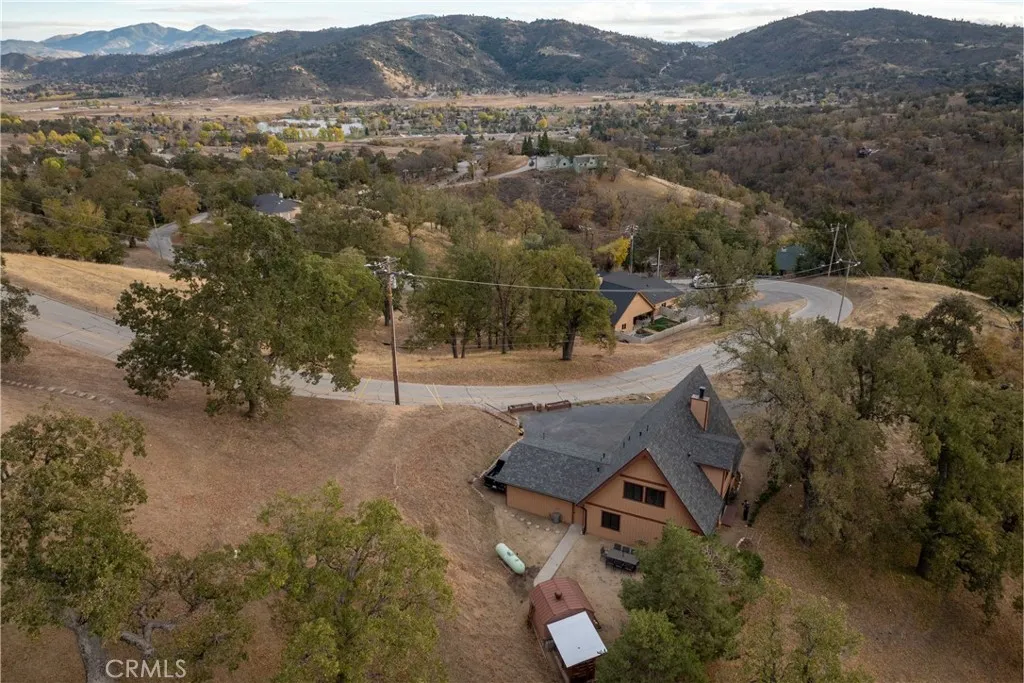 Tehachapi, California 93561, United States, 3 Bedrooms Bedrooms, ,2 BathroomsBathrooms,Residential,Active,242211