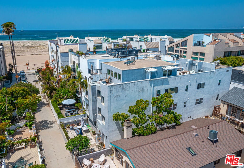 21 Voyage Street