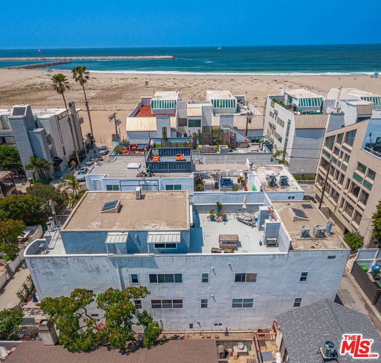 21 Voyage Street