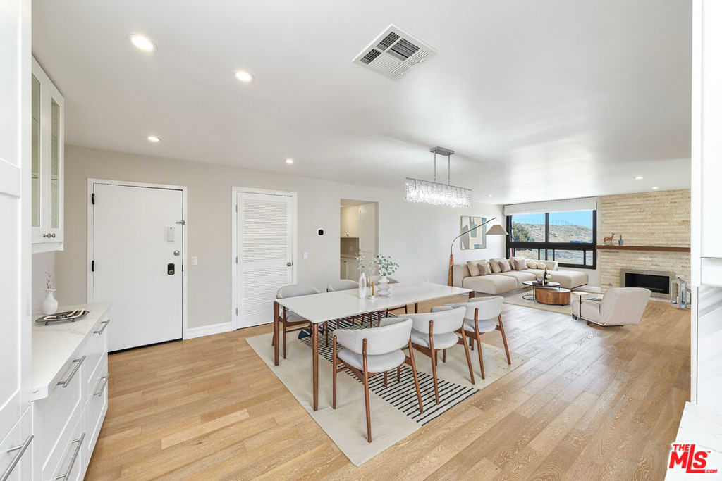 8828 Pershing Drive 313