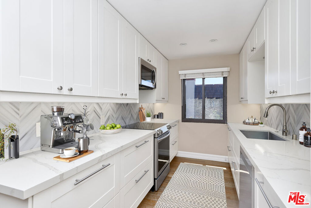 8828 Pershing Drive 313