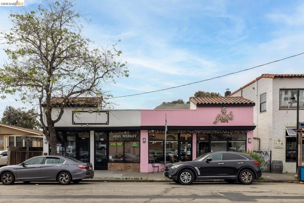 4935 Shattuck Ave