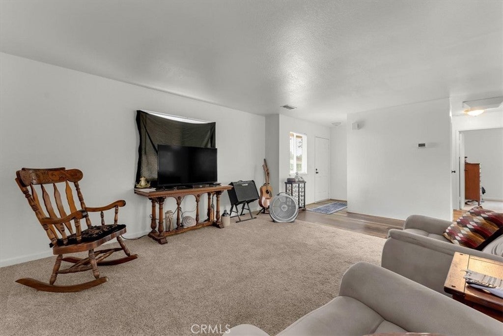 102 Ventura Avenue