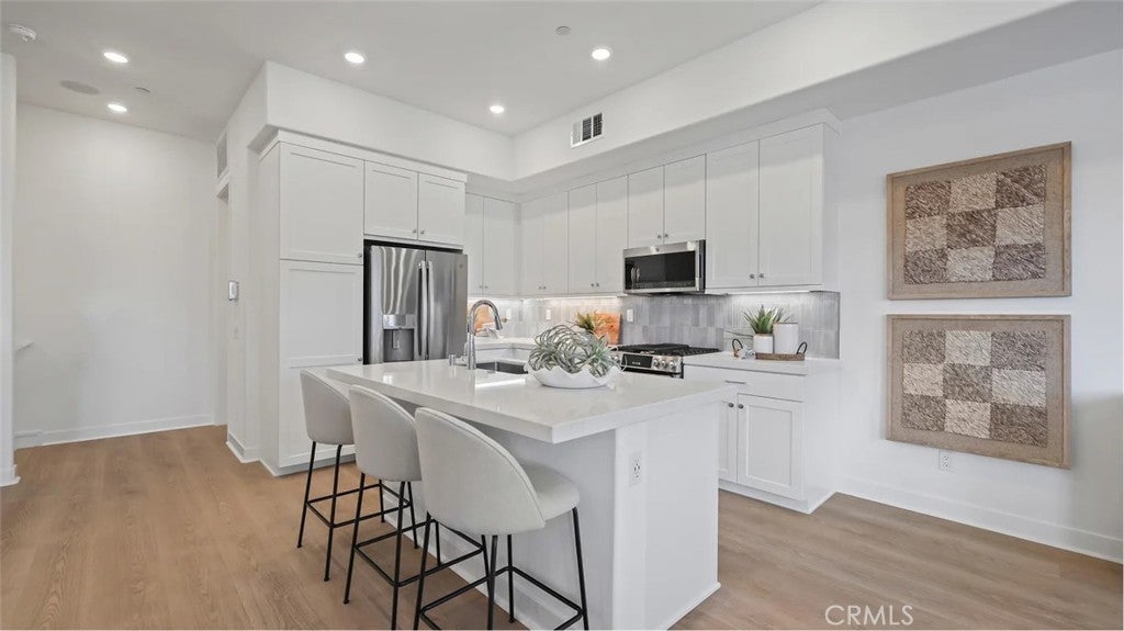 1298 Hummingbird Place