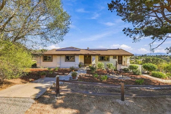 590 ELM TREE LN, FALLBROOK, CA 92028 - Image e2aa9ac4aeb186bbc5658b589835dc5a/166995513