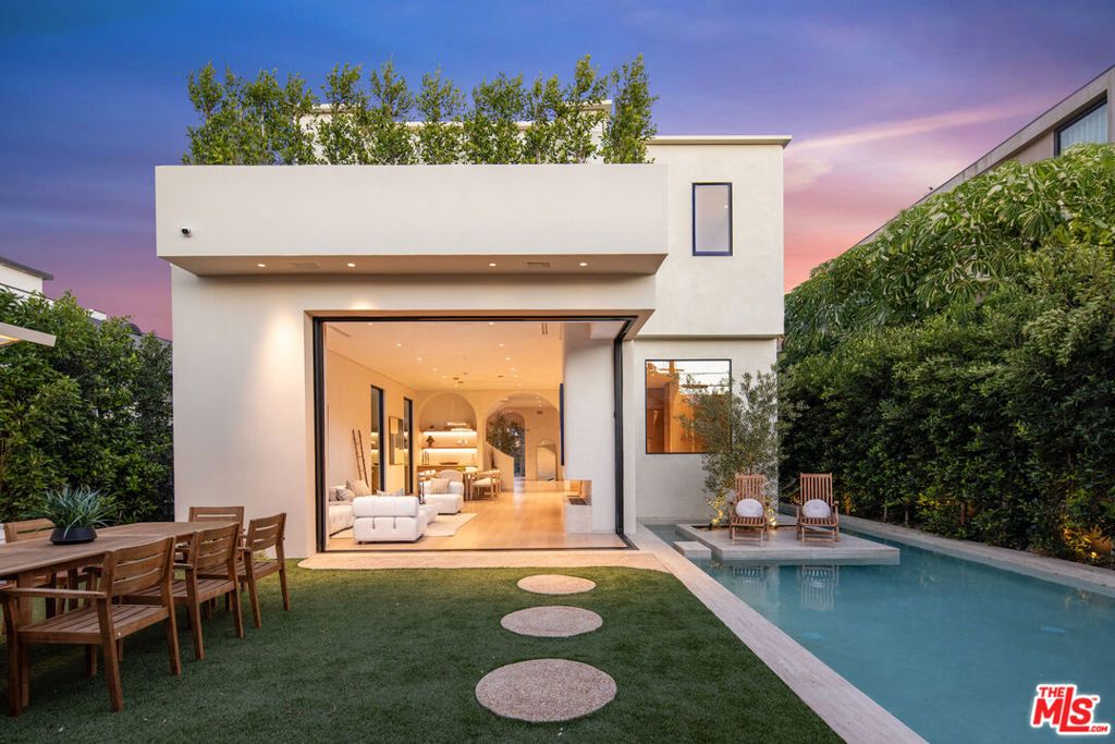 Photo of 517 N Martel Avenue, Los Angeles, CA 90036 (MLS # 25629335)