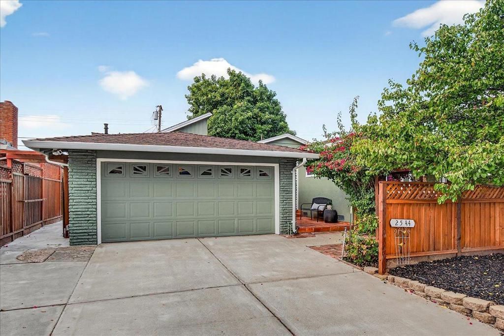 Photo of 2544 Glenrio Drive, San Jose, CA 95121 (MLS # ML82025719)