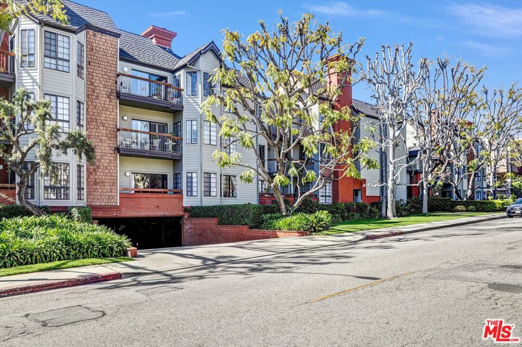 1313 Valley View Road 213