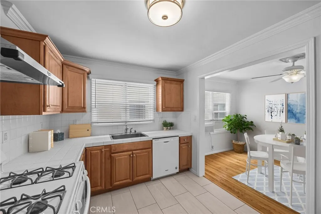 Long Beach, California 90803, United States, 2 Bedrooms Bedrooms, ,1 BathroomBathrooms,Residential,Active,184555