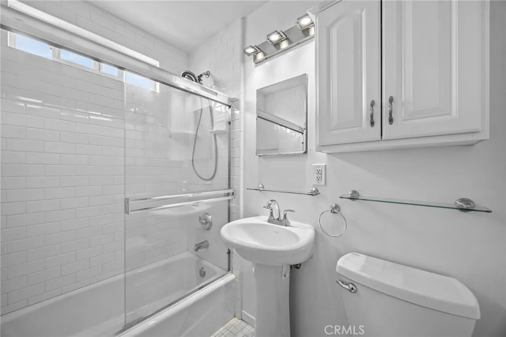 Long Beach, California 90803, United States, 2 Bedrooms Bedrooms, ,1 BathroomBathrooms,Residential,Active,184555