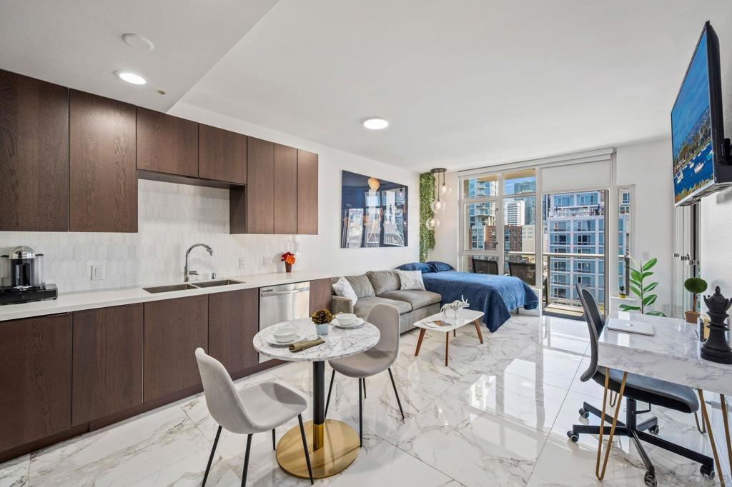 427 9Th Ave 707