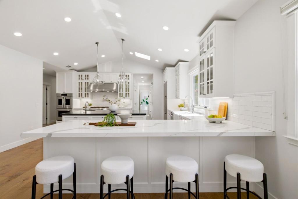 1063 Carolyn Avenue