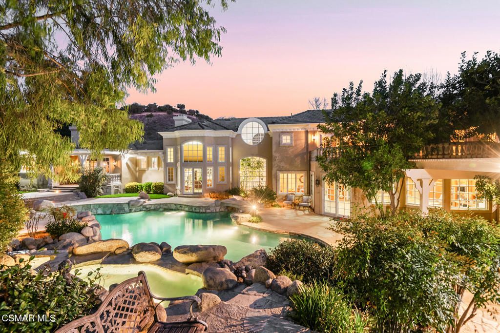 Photo of 907 Vista Ridge Lane, Westlake Village, CA 91362 (MLS # 225001573)