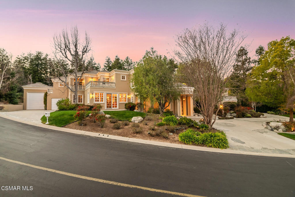 907 Vista Ridge Lane