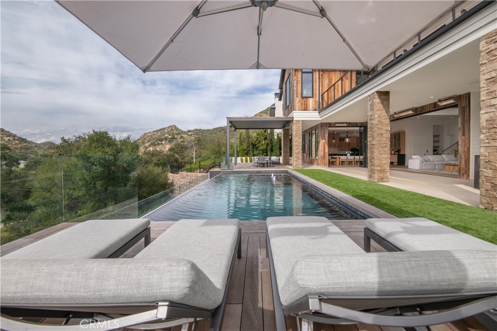 Westlake Hills (729) - Residential