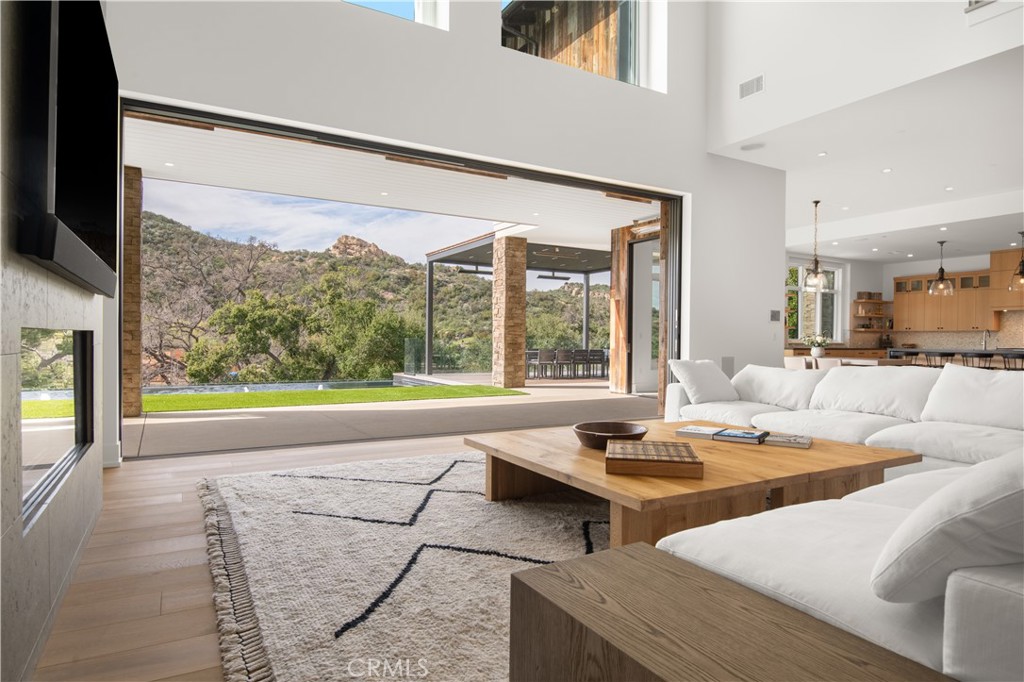 Westlake Hills (729) - Residential