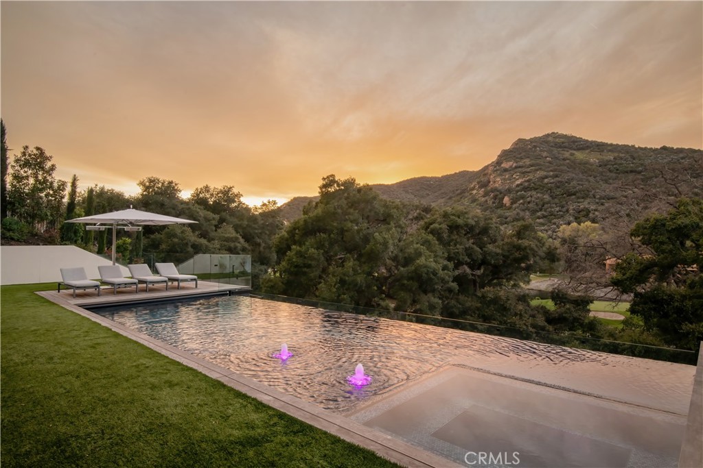 Westlake Hills (729) - Residential