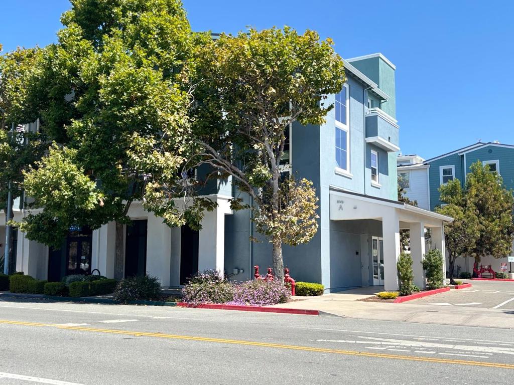 Available immediately! This light and bright one-bedroom condo in stellar Pleasure Point location is in close proximity to beaches, restaurants and shops. This Capitola Beach Villa Unit is within a secured building, second floor location with a slight view of the ocean. Experience simplicity and elegance with the high end appliances, hardwood flooring, new carpet & paint. Great use of space and smart layout offers a generous-sized kitchen with breakfast bar, spacious bathroom shower over tub, walk-in closet and a detached one car garage.