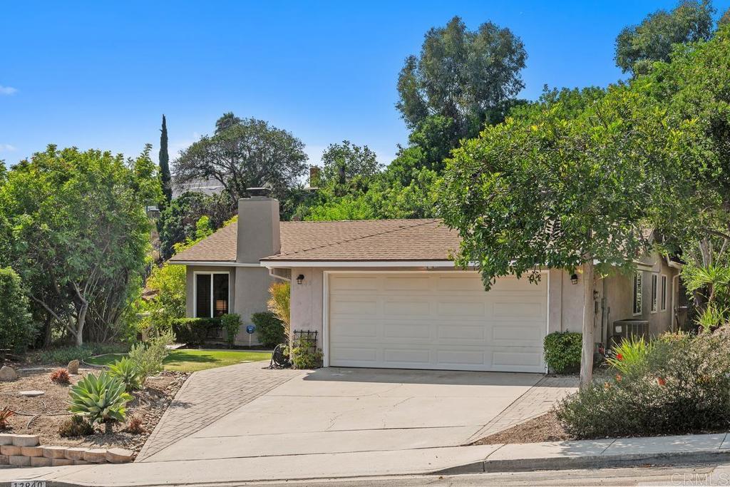 12940 Calle De Las Rosas