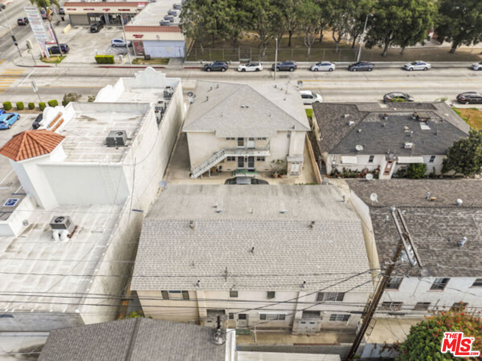 2610 Broadway
