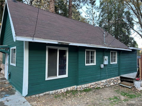 Photo of 29228 Hook Creek RD, Cedar Glen, CA 92321 (MLS # OC26147665)