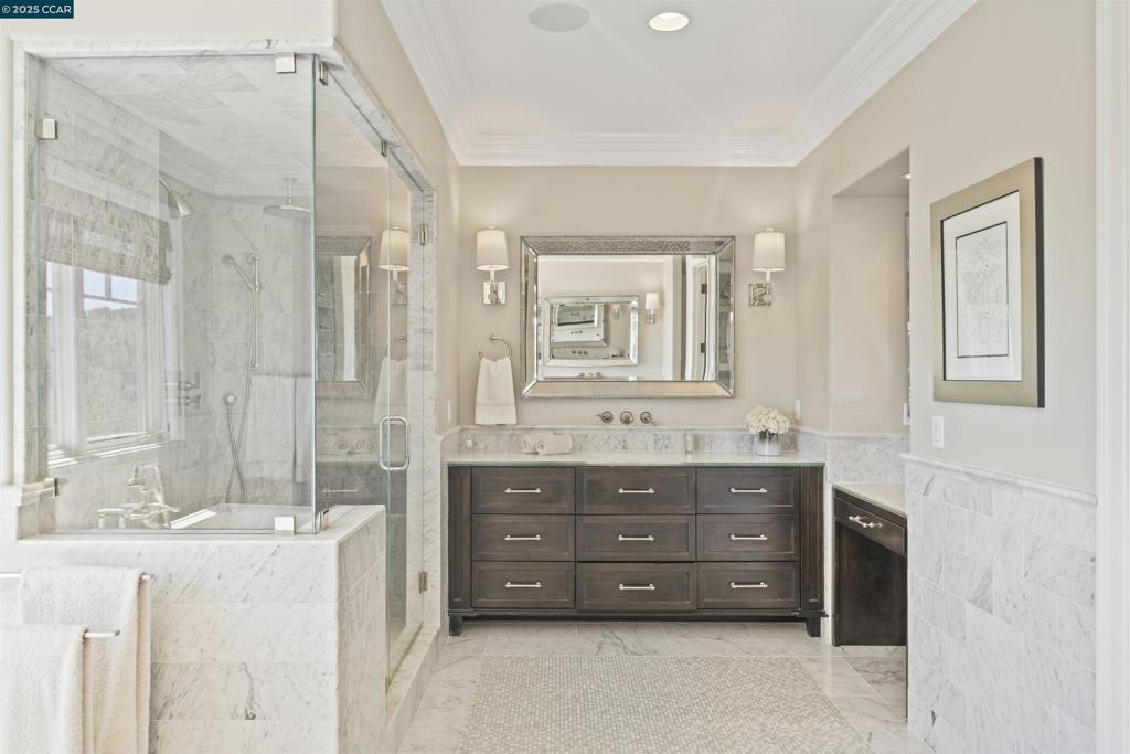 ORINDA DOWNS - Residential