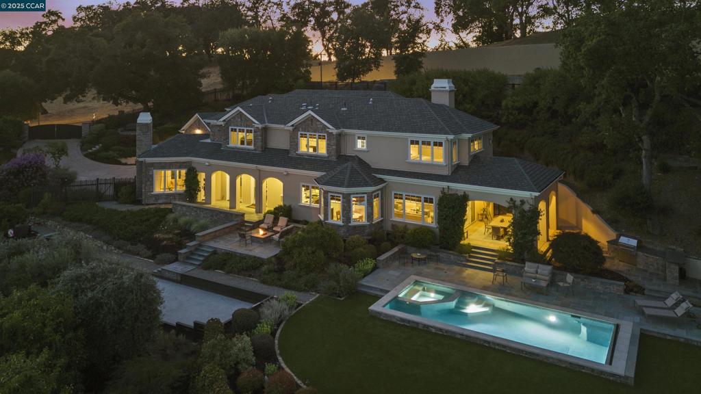 ORINDA DOWNS - Residential