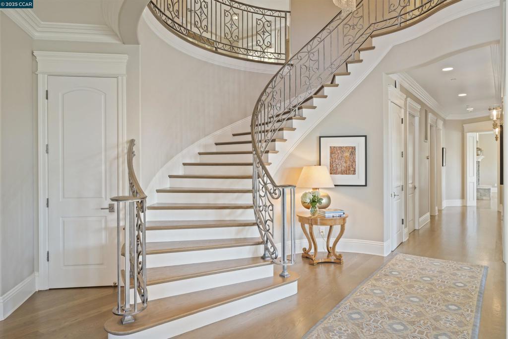 ORINDA DOWNS - Residential