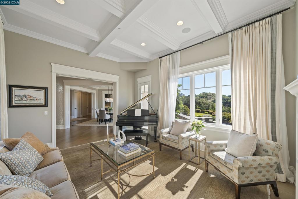 ORINDA DOWNS - Residential