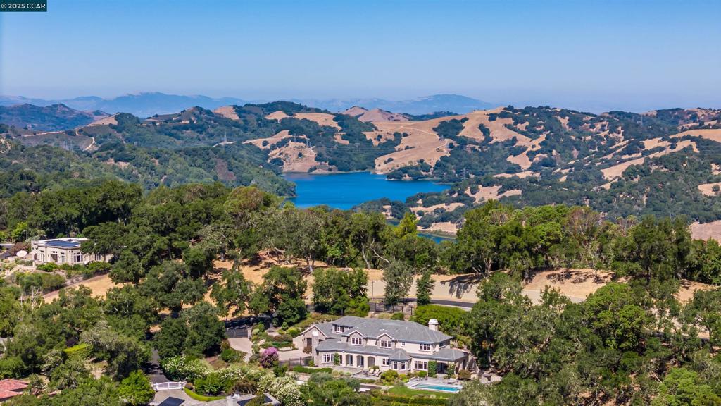 ORINDA DOWNS - Residential