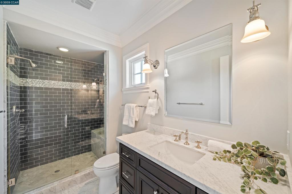 ORINDA DOWNS - Residential