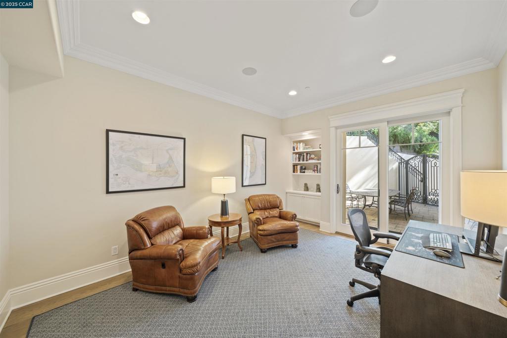 ORINDA DOWNS - Residential