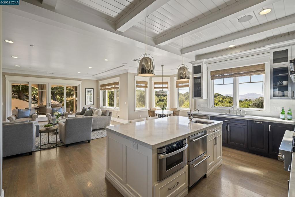 ORINDA DOWNS - Residential