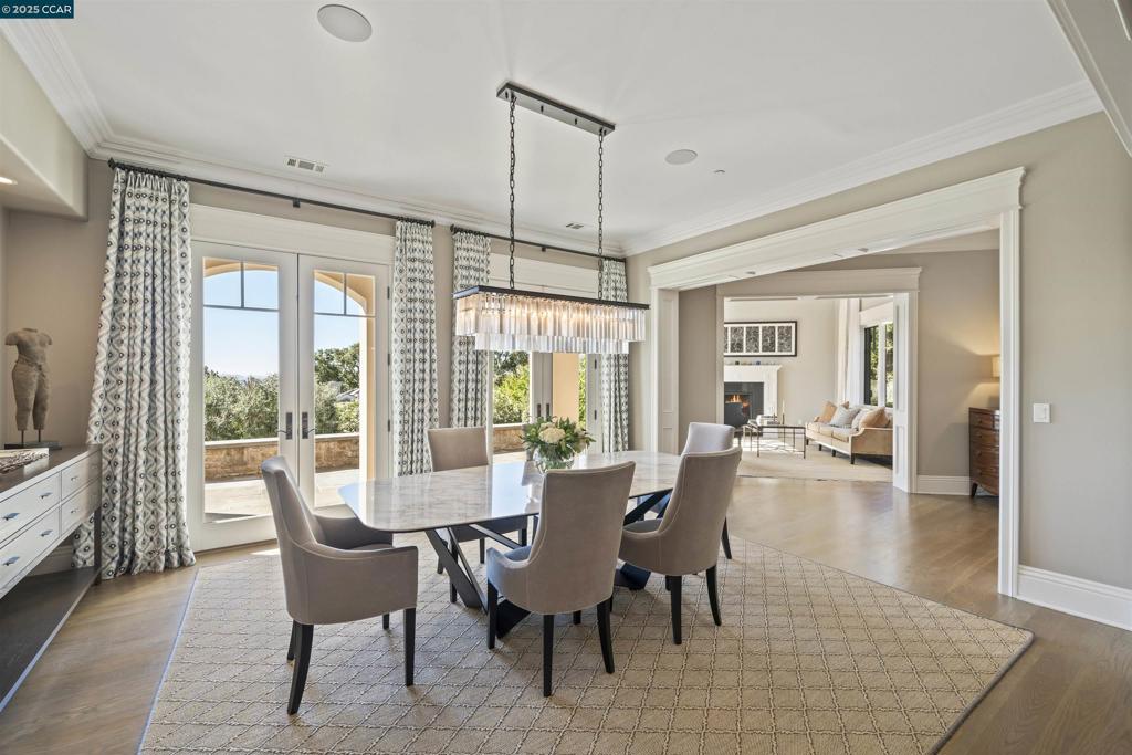 ORINDA DOWNS - Residential