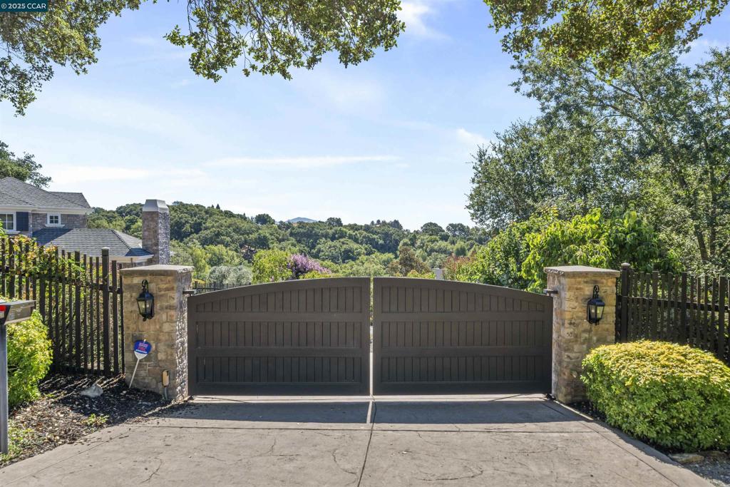 27 Orinda View Rd