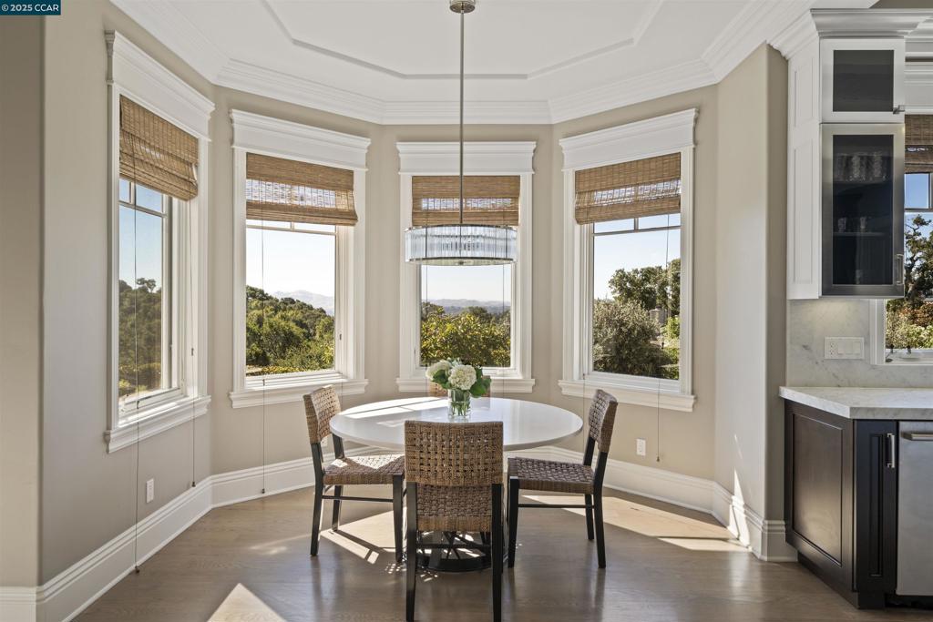 ORINDA DOWNS - Residential