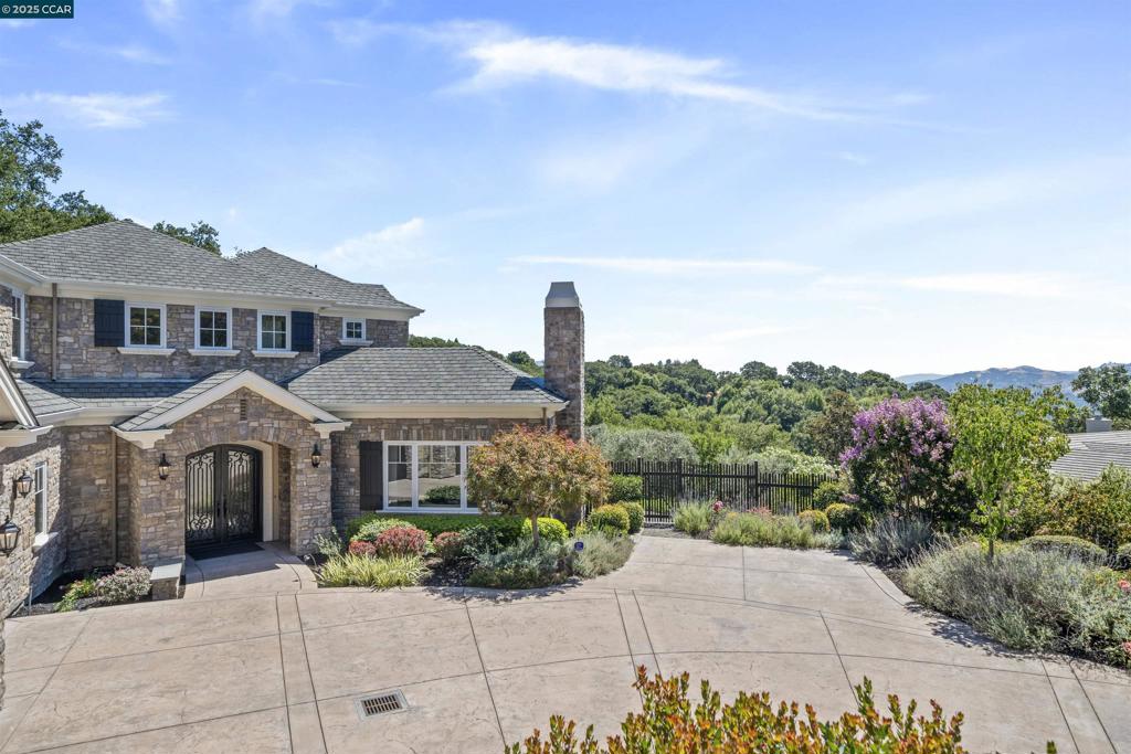 ORINDA DOWNS - Residential