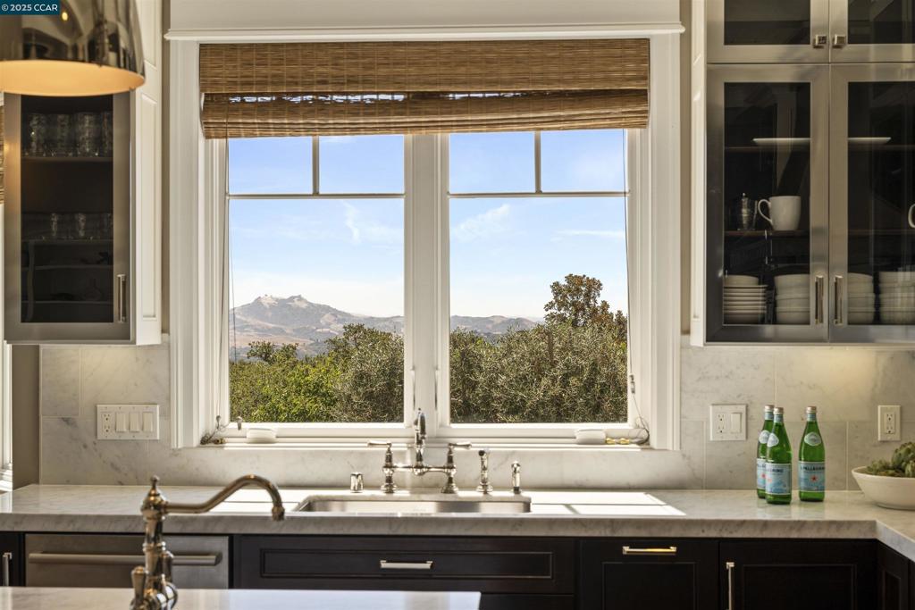 ORINDA DOWNS - Residential