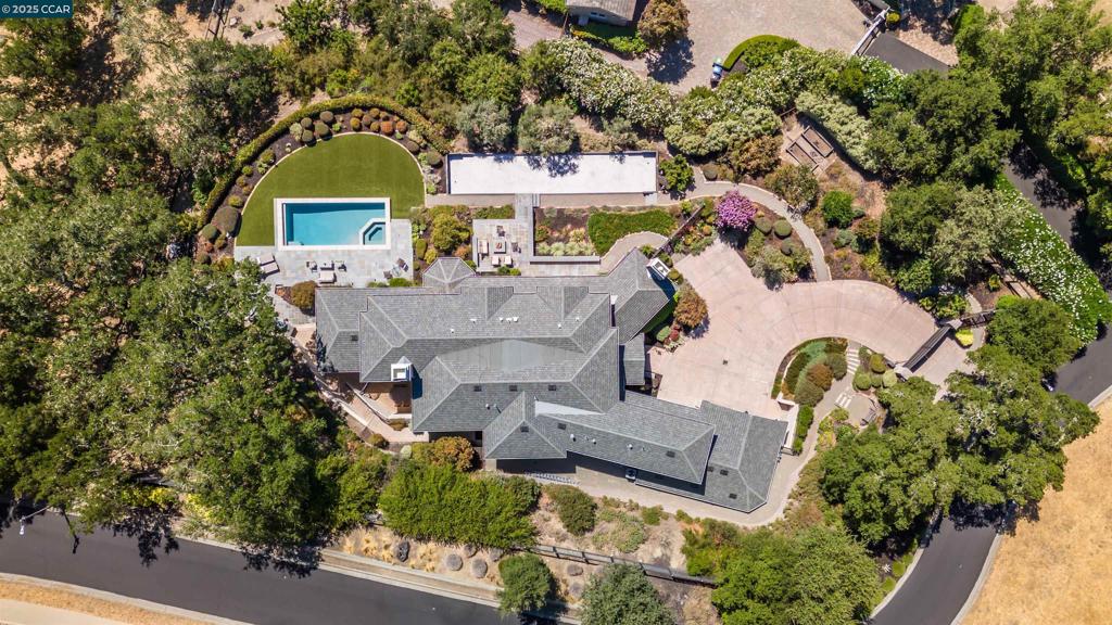 ORINDA DOWNS - Residential