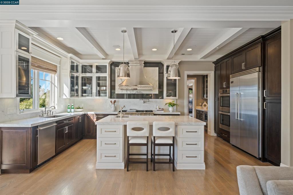 ORINDA DOWNS - Residential